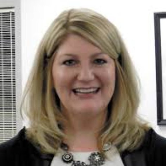 Meet your Posher, Dee - Picture 1 of 1